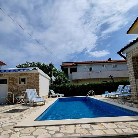Vila Ara-Zarok Baška Exteriér fotografie